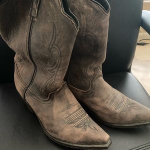 NEVER WORN Women’s cowboy boots